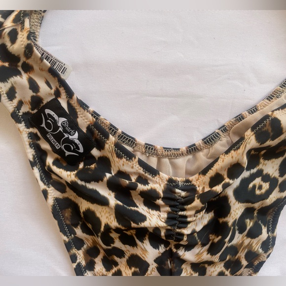 Shark Polewear Vashkelita Bodysuit - Leopard - Size Small - Picture 3 of 4